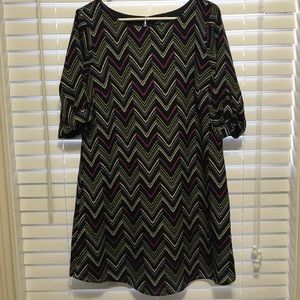 Black 3/4 sleeve shift dress